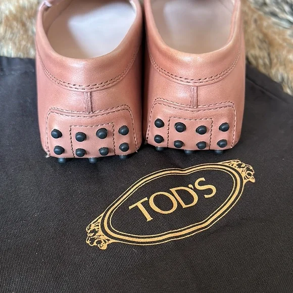 Tod's Pink Leather Loafers - Picture 6 of 11